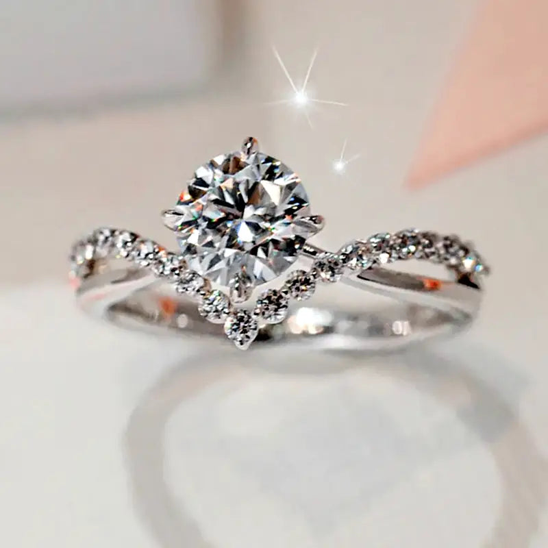 Four Claws Ring with Sparkling Stone and Elegant Shine