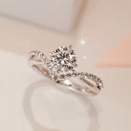 Four Claws Ring with Sparkling Stone and Elegant Shine